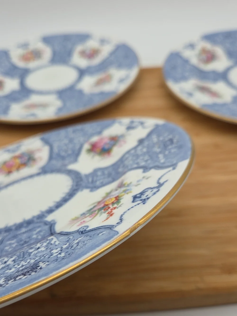 Set of 4 1920s Crown Staffordshire Bone China Gilt 8